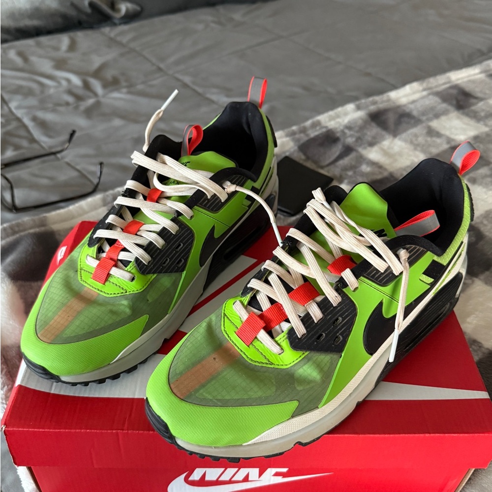Nike Air Max 90 Drift - Action Green and Black